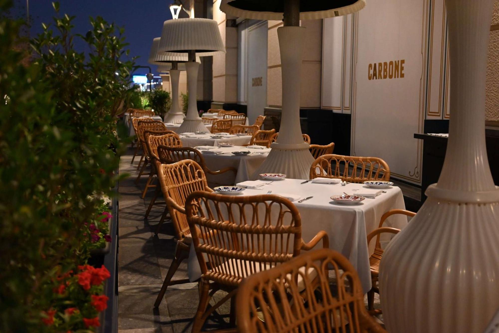 Mansard Riyadh, A Radisson Collection Hotel Exterior foto The restaurant's terrace